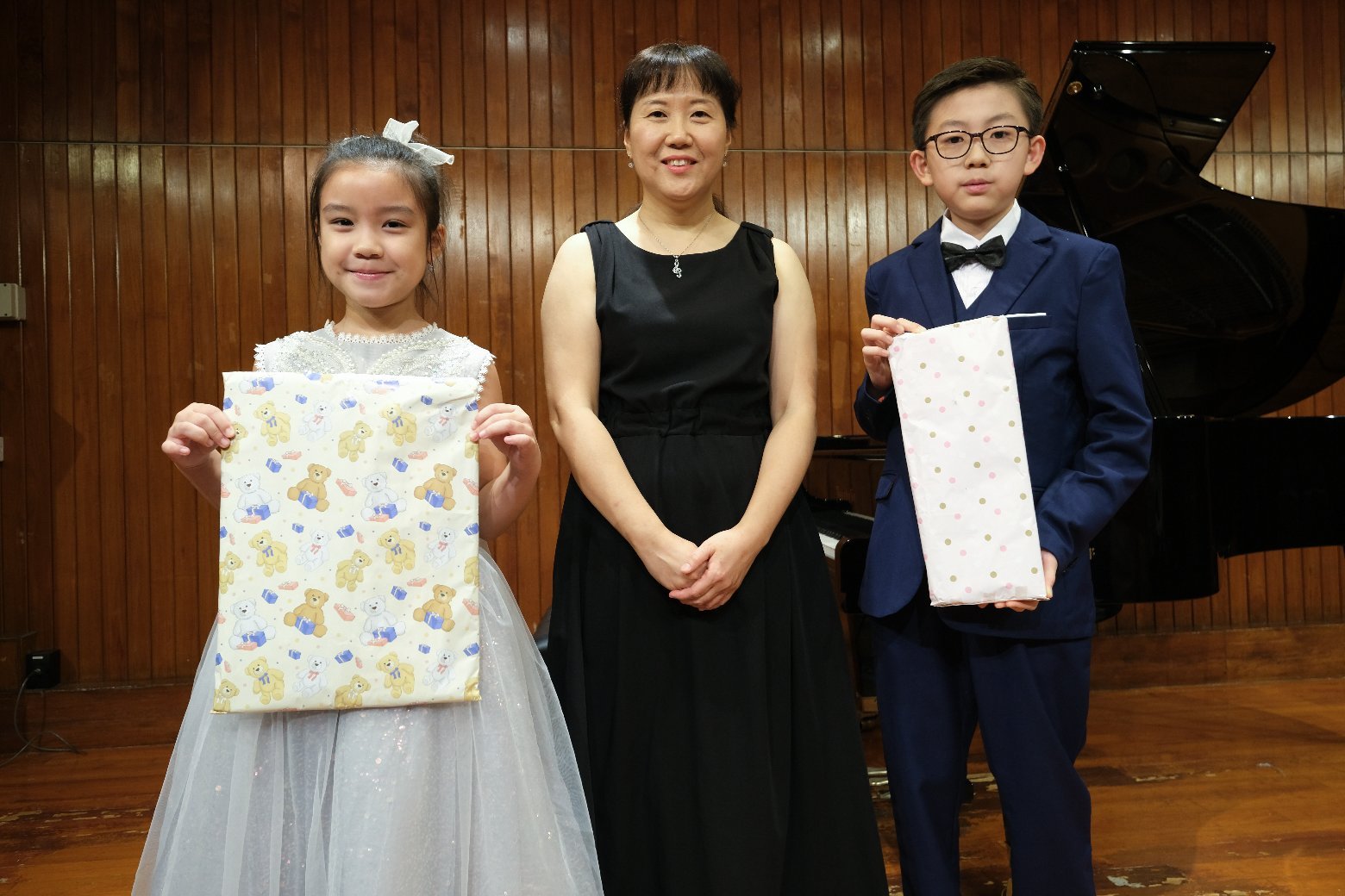 最佳男及女表演服飾獎